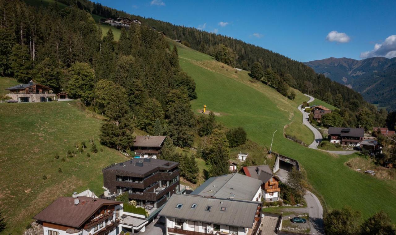 Sunny Ferienwohnungen Ski In - Ski Out Self Check In Целль-ам-Зеє Екстер'єр фото